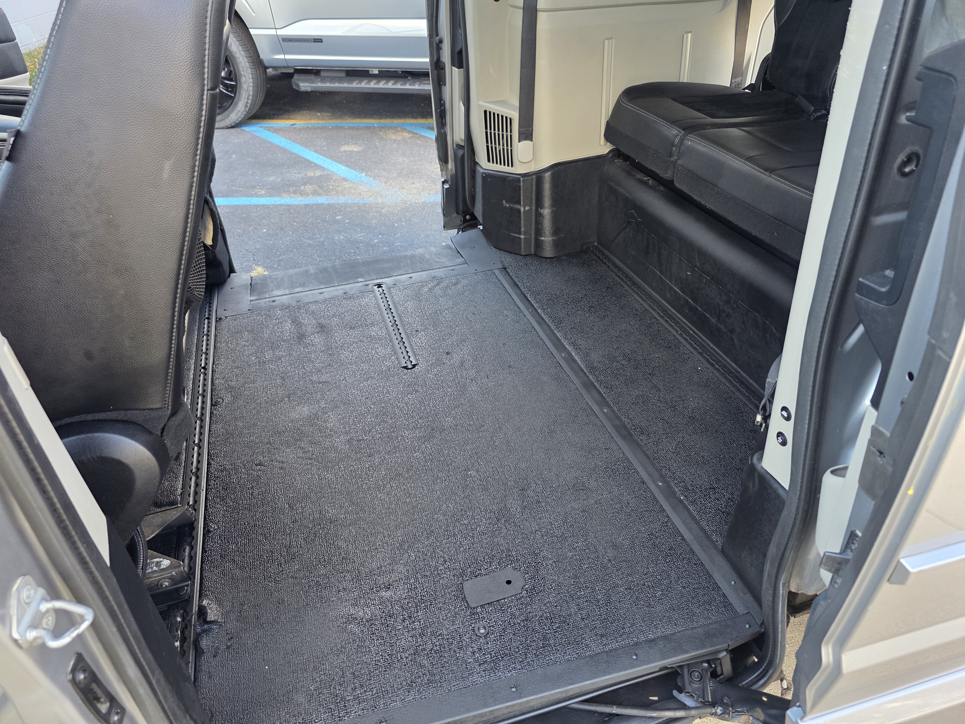 Used 2017 Dodge Grand Caravan SXT FWD image 14