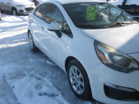 Used 2016 Kia Rio EX image 3