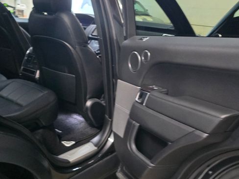 Used 2019 Land Rover Range Rover Sport HSE image 13