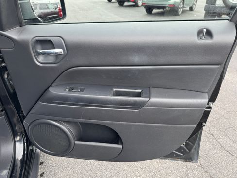 Used 2015 Jeep Patriot High Altitude image 13