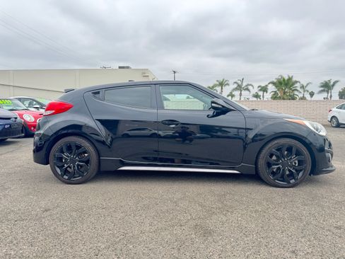 Used 2015 Hyundai Veloster Turbo FWD image 10