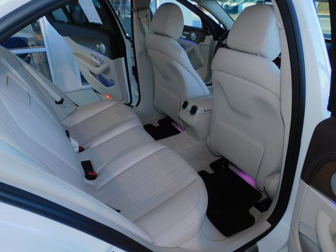 Used 2018 Mercedes-Benz E 300 image 22