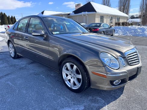 Used 2008 Mercedes-Benz E 320 image 4