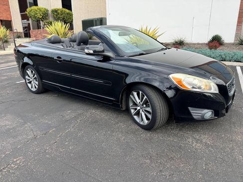 Used 2011 Volvo C70 T5 image 2