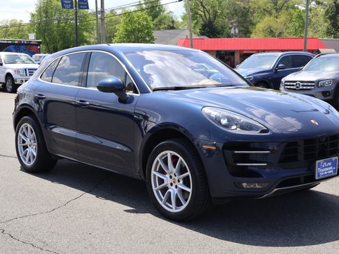 Used 2016 Porsche Macan Turbo image 10