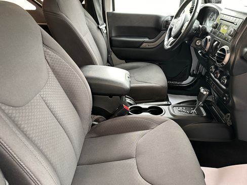 Used 2014 Jeep Wrangler 4WD Sport image 12