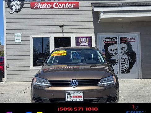 Used 2013 Volkswagen Jetta Sedan FWD image 2
