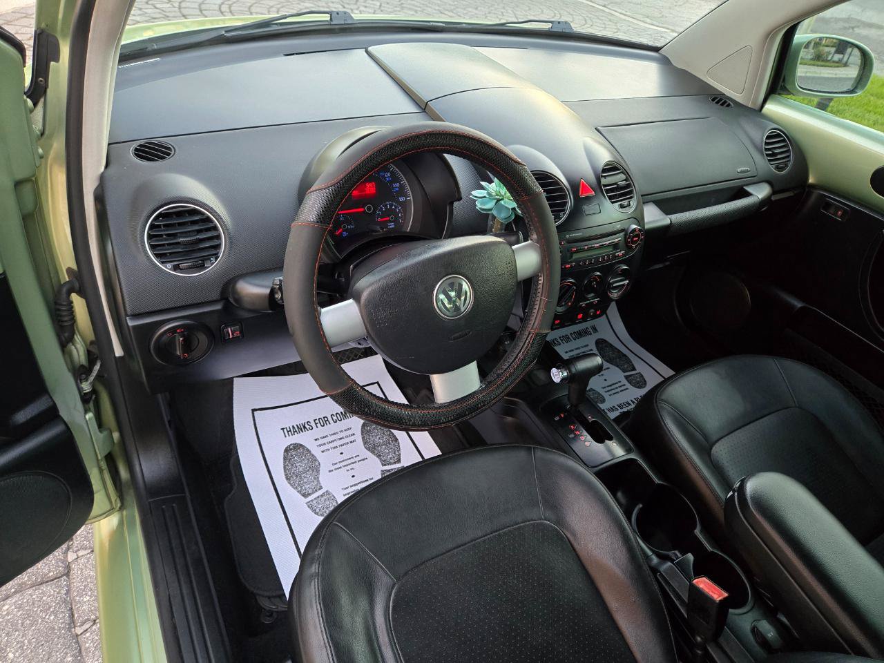 Used 2009 Volkswagen Beetle 2.5 Coupe FWD image 29