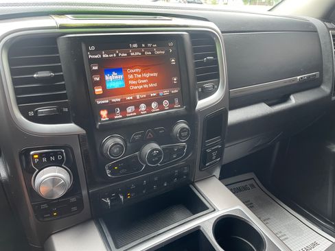 Used 2015 RAM 1500 Limited image 10