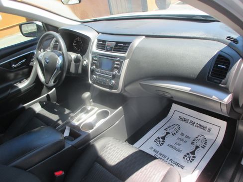 Used 2018 Nissan Altima 2.5 S Sedan FWD image 4