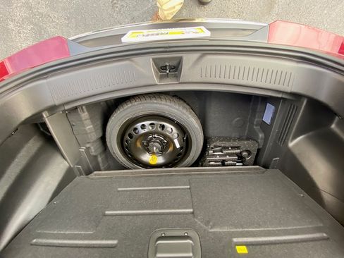 Used 2023 Buick Encore GX AWD Essence image 22