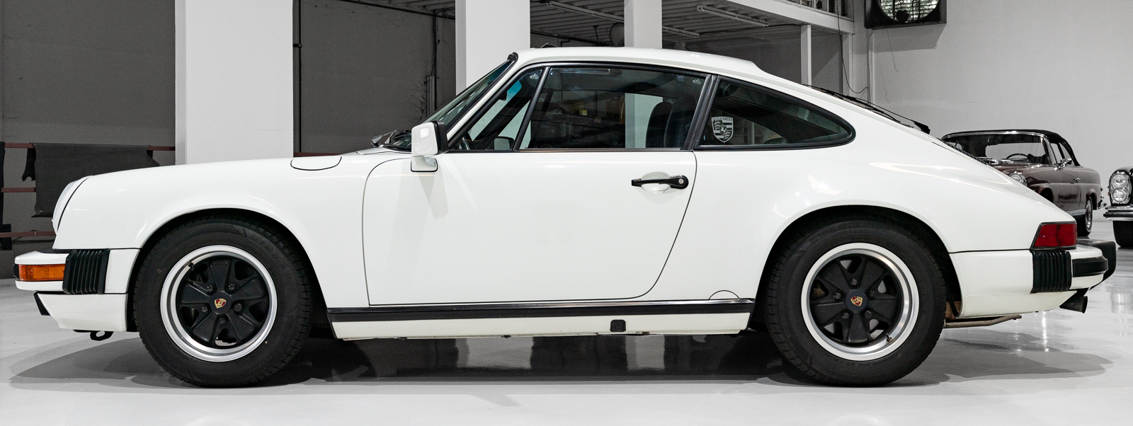 Used 1987 Porsche 911 Carrera Coupe RWD image 9
