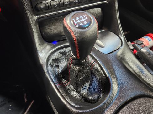 Used 2001 Chevrolet Corvette Z06 w/ Memory Pkg image 24