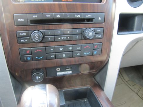 Used 2010 Ford F150 Platinum Pickup 4D 5 1/2 ft AWD/4WD image 18
