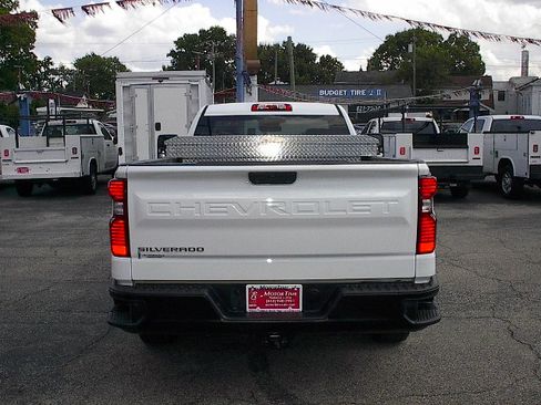 Used 2024 Chevrolet Silverado 1500 W/T AWD/4WD image 5
