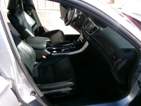 Used 2017 Honda Accord EX-L image 15