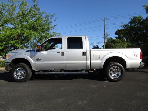 Used 2015 Ford F250 XLT image 1