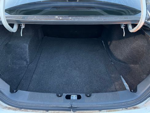 Used 2005 Ford Taurus SE image 18