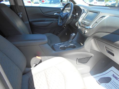 Used 2018 Chevrolet Equinox LT image 10