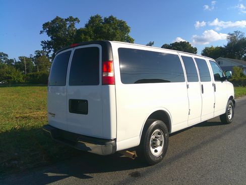 Used 2020 Chevrolet Express 3500 LS image 2