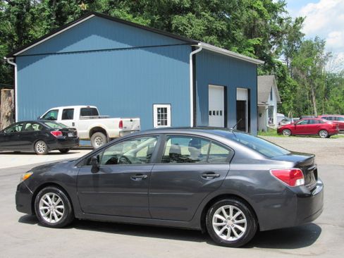 Used 2014 Subaru Impreza 2.0i Premium Sedan AWD/4WD image 4