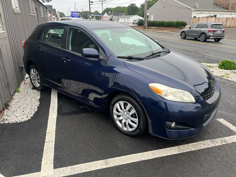 Used 2010 Toyota Matrix S AWD image 2
