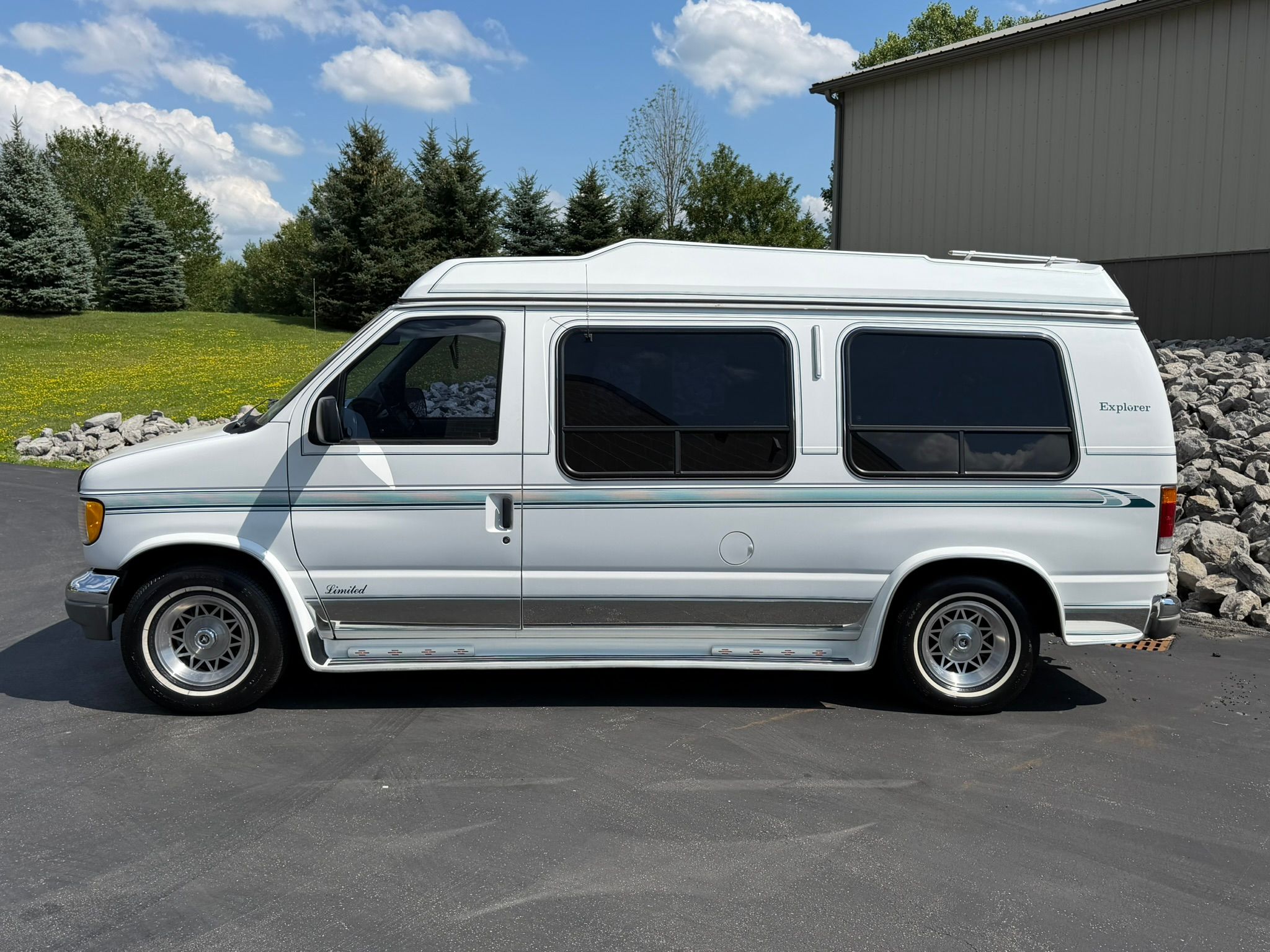 Used 1994 Ford E-150 and Econoline 150 Custom RWD image 5