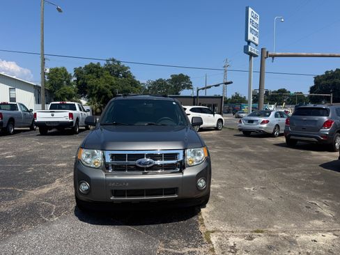 Used 2009 Ford Escape 2WD XLT image 2