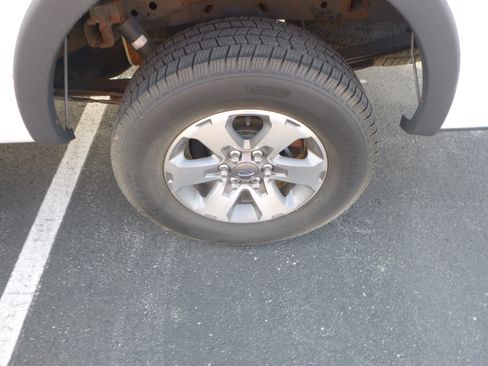 Used 2014 Ford F150 STX image 9