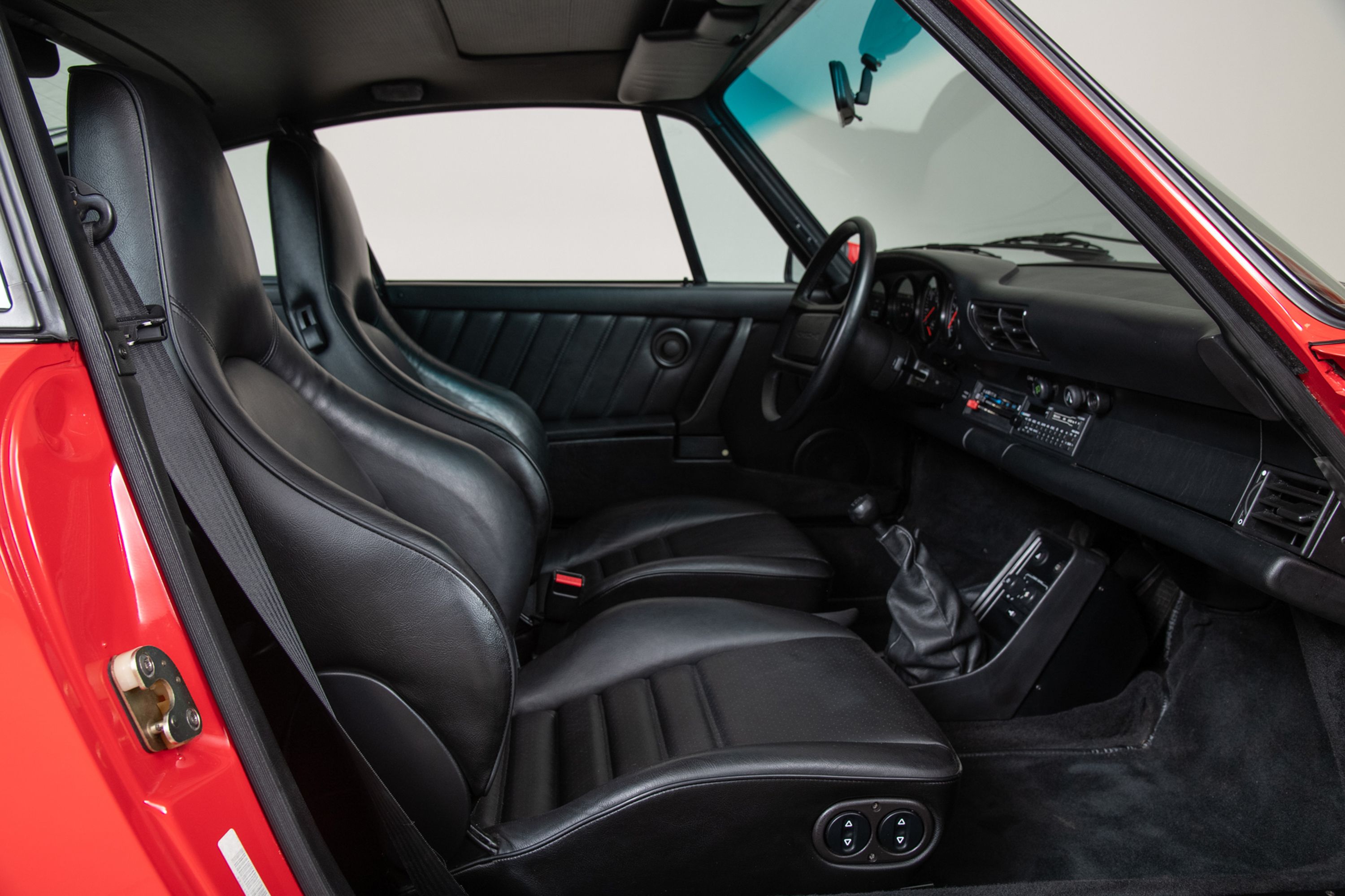 Used 1988 Porsche 911 Turbo Coupe RWD image 21