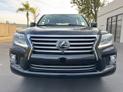 Used 2013 Lexus LX 570 image 11