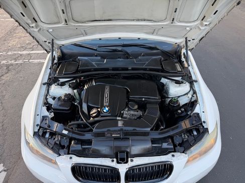 Used 2011 BMW 335i image 16