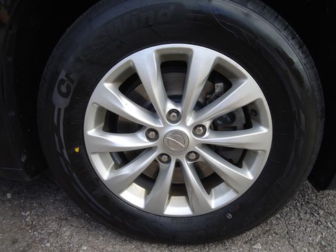 Used 2018 Chrysler Pacifica Touring-L FWD image 19
