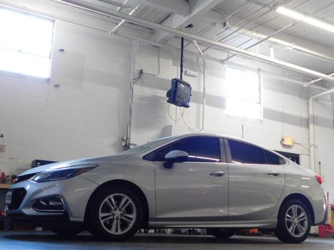 Used 2016 Chevrolet Cruze LT image 8