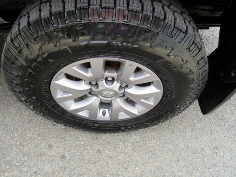Used 2019 Toyota Tacoma 4x4 Double Cab image 11