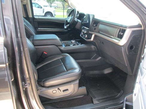 Used 2023 Ford Expedition XLT RWD image 15