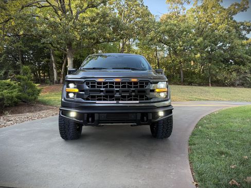 Used 2025 Ford F150 4x4 SuperCrew XLT image 5