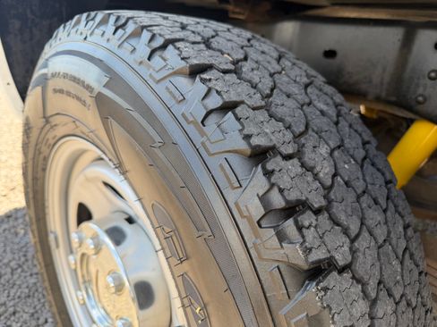 Used 2013 Ford F250 2WD Regular Cab Super Duty image 17