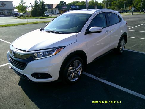 Used 2019 Honda HR-V EX image 1