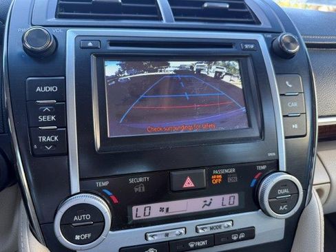 Used 2013 Toyota Camry XLE image 19