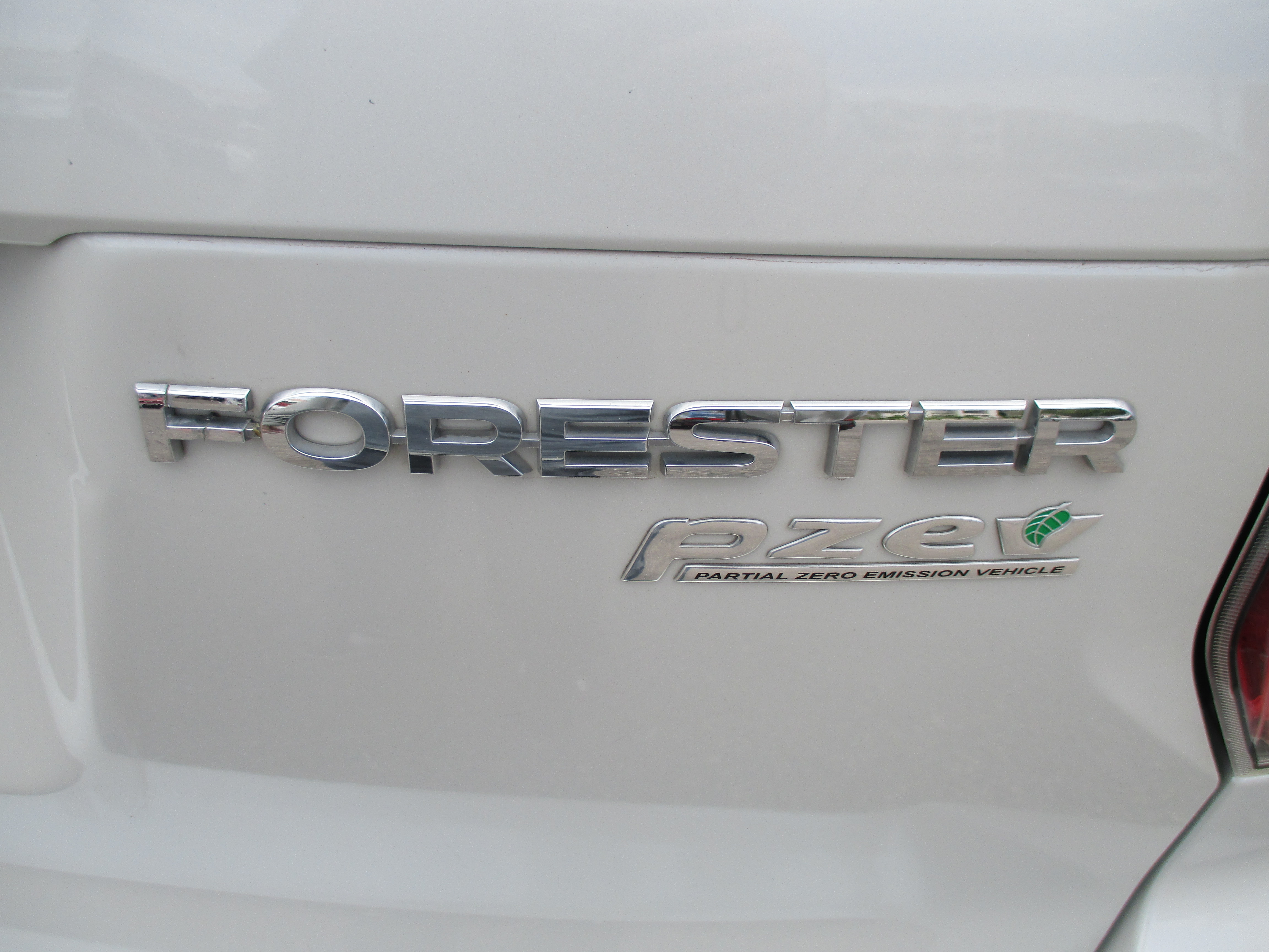 Used 2015 Subaru Forester 2.5i Premium AWD/4WD image 12