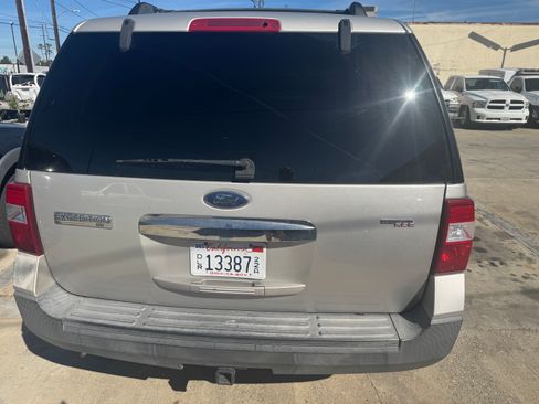 Used 2007 Ford Expedition XLT image 3