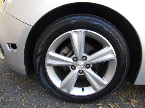 Used 2015 Chevrolet Cruze LT image 18