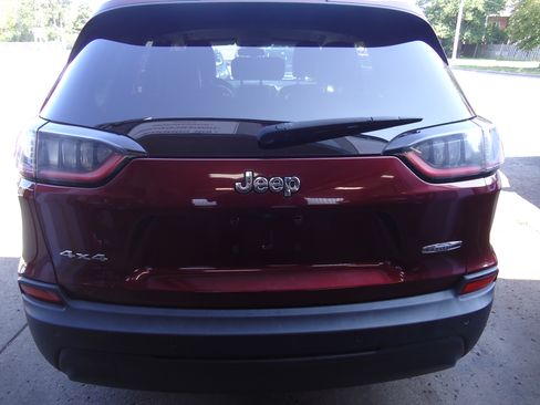 Used 2019 Jeep Cherokee 4WD Latitude Plus image 5