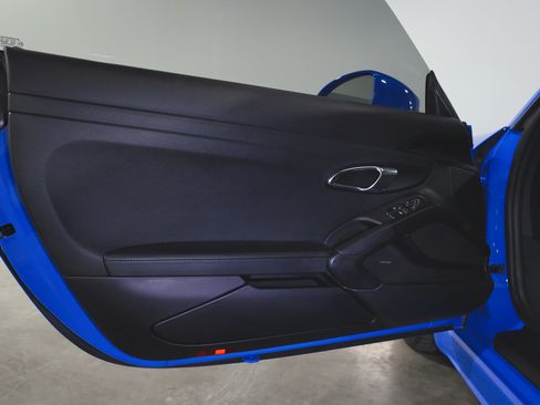 Used 2022 Porsche 718 Cayman S image 95