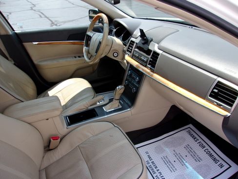 Used 2012 Lincoln MKZ AWD image 4