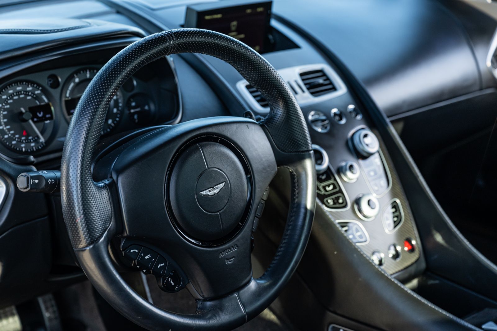 Used 2014 Aston Martin Vanquish Coupe RWD image 40