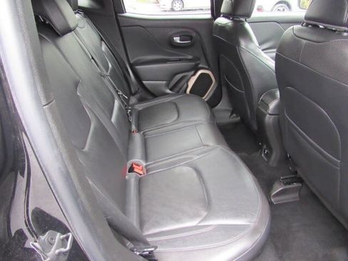 Used 2016 Jeep Renegade 4WD Limited image 15