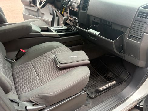 Used 2014 Nissan Titan 4x4 Crew Cab image 13