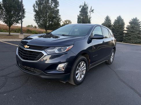 Used 2018 Chevrolet Equinox LT image 3